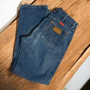 Wrangler High Rise Cowboy Cut Blue Jeans